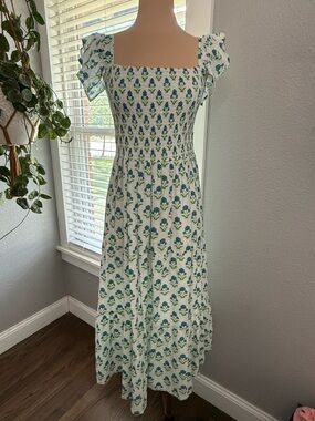 Victoria Dunn Smocked Dress Size Small Flutter Sleeves